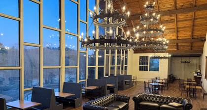 Cozy King Room in Clayton with Mountain Views and Resort Access