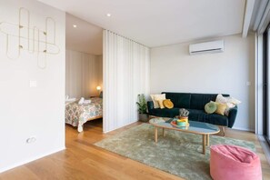 Living area - Peaceful & Luxurious Flat | Terrace by HostWise (Vila Nova de Gaia)