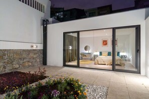 2 quartos, ferros/tábuas de passar roupa, Wi-Fi, roupa de cama