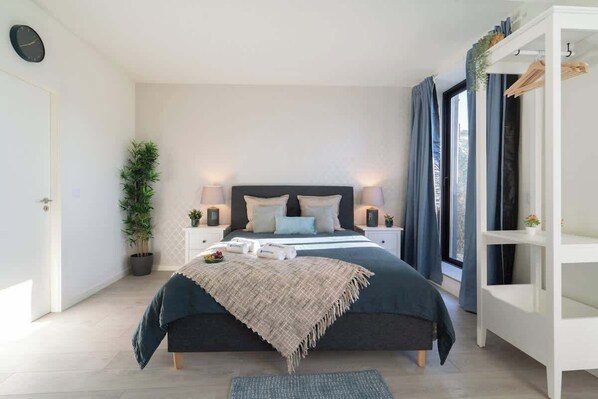 1 habitación, tabla de planchar con plancha, wifi y ropa de cama 