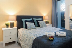1 chambre, fer et planche à repasser, lit parapluie, Wi-Fi