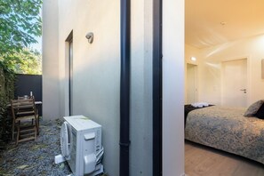 1 bedroom, iron/ironing board, travel cot, WiFi