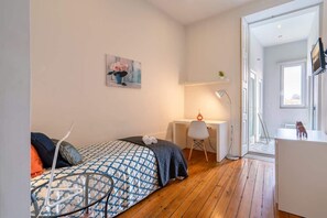 1 chambre, fer et planche à repasser, lit de bébé portatif, Wi-Fi