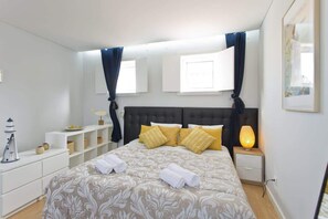 3 chambres, fer et planche à repasser, Wi-Fi, draps fournis