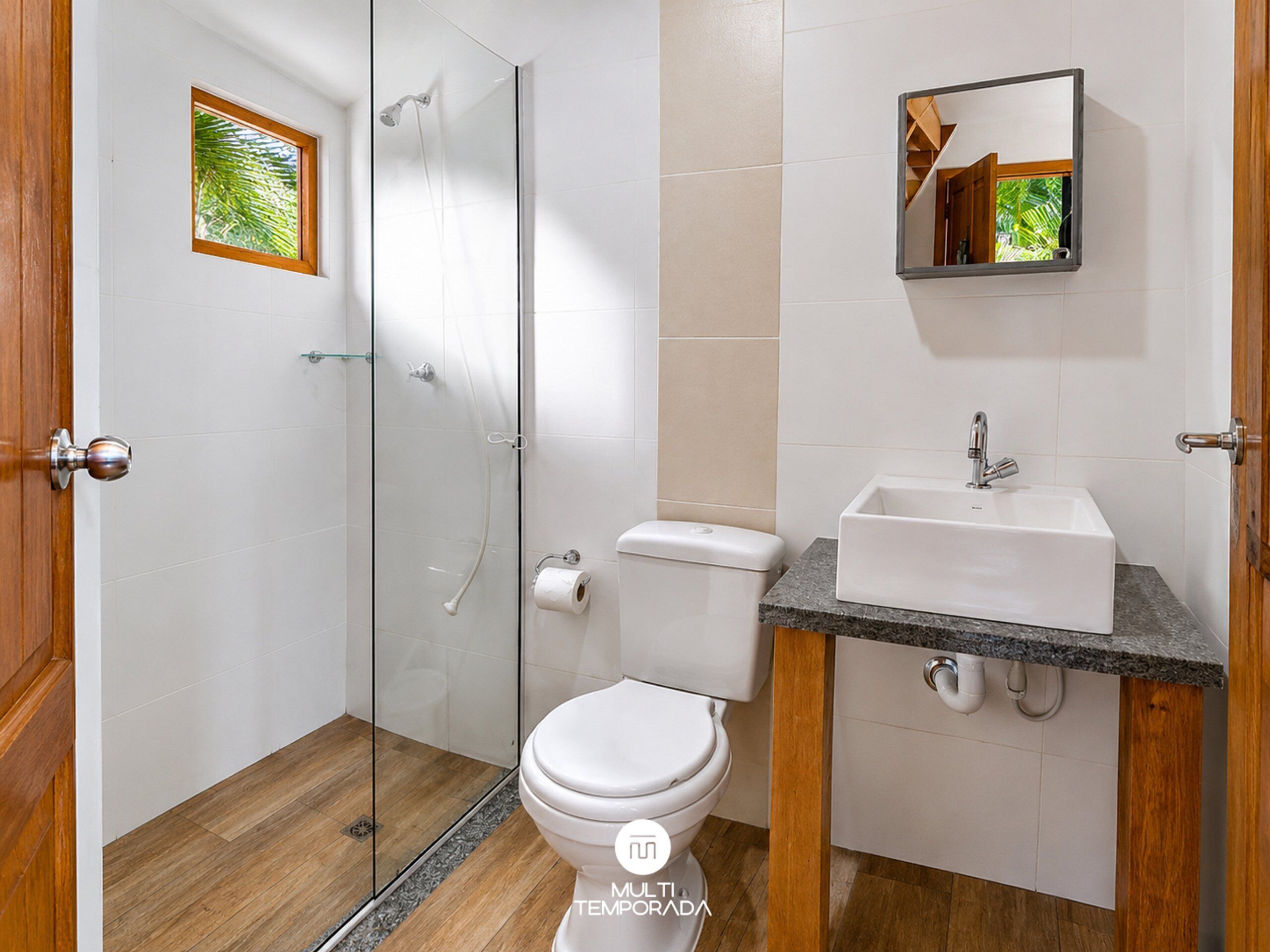 Sitio Libardo - 3Q - com Jacuzzi Privativa - Nova Trento - SC | Bathroom | Separate tub and shower, jetted tub, towels