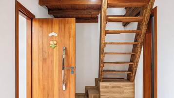 Sitio Libardo - 3Q - com Jacuzzi Privativa - Nova Trento - SC | Área de estar | TV 30 polegadas com canais digitais, filmes pagos