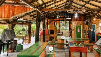 Cabaña familiar | Restaurante al aire libre