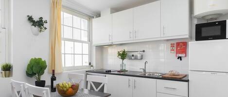Fridge, microwave, oven, stovetop