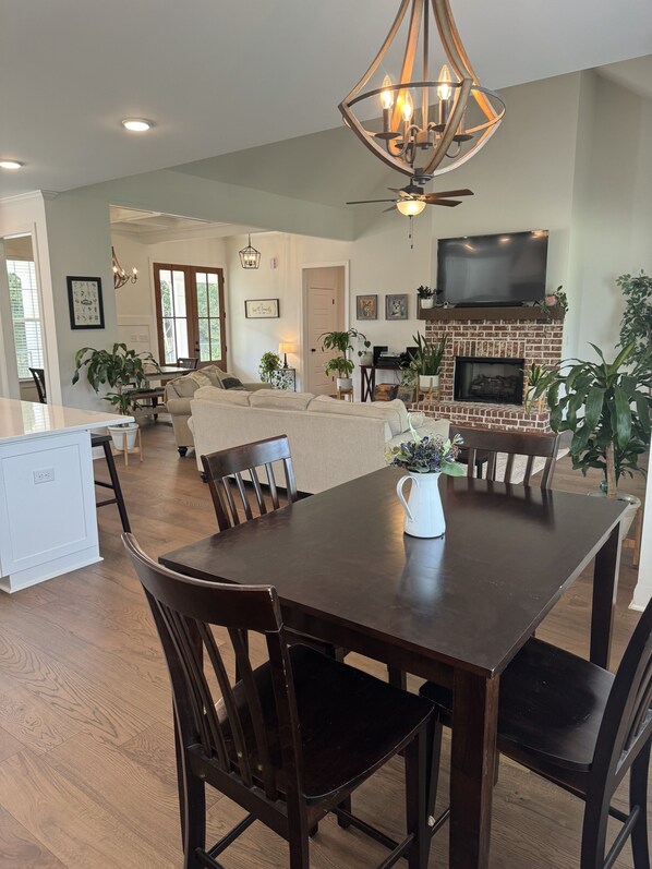 Dining - Riverfront Neighborhood Masters Rental (North Augusta)