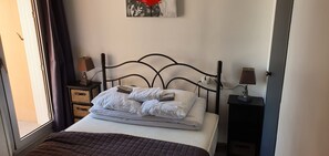 1 bedroom - Loue T2 vue mer , 3eme Étages Avec Ascenseur. Entièrement Rénové (Agde)