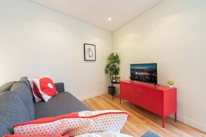 Een televisie en een kantoor