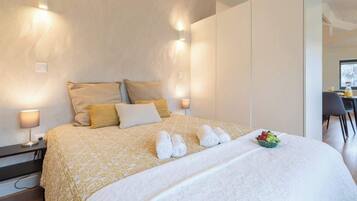 2 chambres, fer et planche à repasser, Wi-Fi, draps fournis