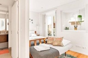 4 Schlafzimmer, Bügeleisen/Bügelbrett, Reisekinderbett, WLAN