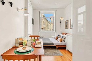 7 Schlafzimmer, Bügeleisen/Bügelbrett, Reisekinderbett, WLAN