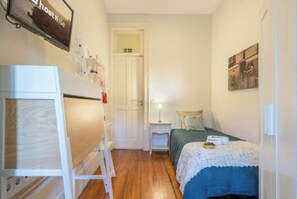 4 Schlafzimmer, Bügeleisen/Bügelbrett, Reisekinderbett, WLAN