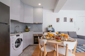 Interior - Comfy Sunny Flats | Prime Location by HostWise (Porto)