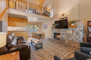 Téléviseur connecté, foyer, livres