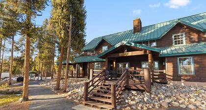 Peaceful Mountain Retreat: 2 Kings & Gas Fireplace
