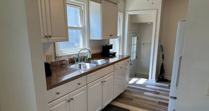 Sleeps 8, YSU, Fairgrounds, Wi-Fi, EV1, Remote