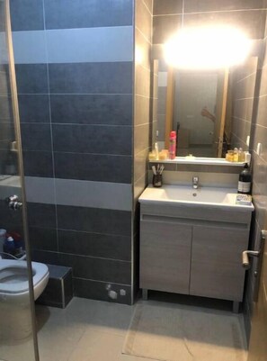 Hair dryer, soap, toilet paper - Appartement vue mer Tanger, a 5 Minutes de la Plage 🏖 ! (Tanger)