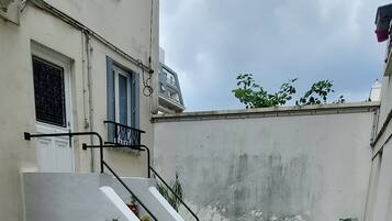 Enceinte de lâhĂ©bergement