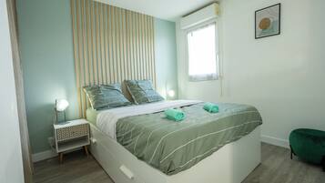 Fer et planche à repasser, Wi-Fi gratuit, draps fournis