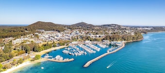 Silver Sands, 29 Victoria Pde water views and across the road to the water