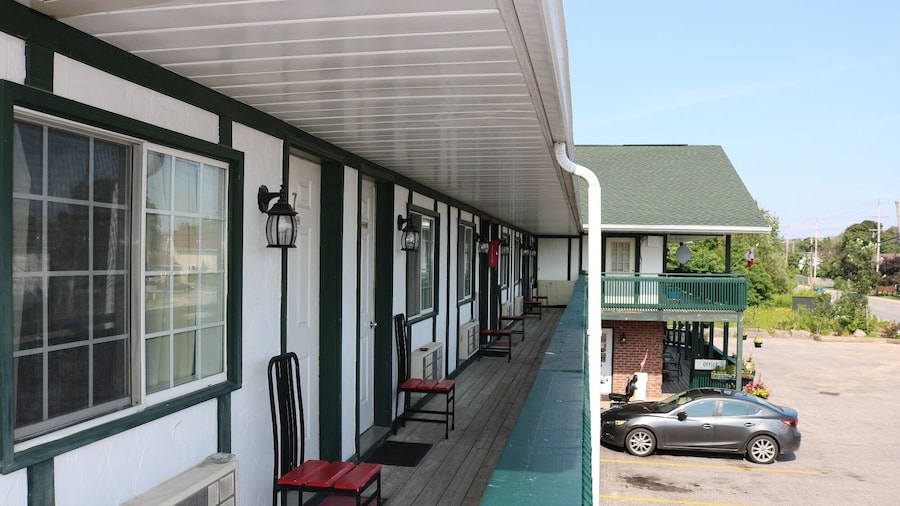 Fenelon Inn