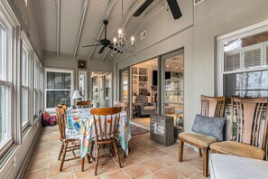 Dining - Beautiful waterfront home with sunroom, hammock, grill, washer/dryer & AC (San Leon)