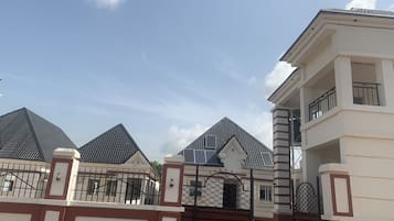 Room | 12 bedrooms, free WiFi