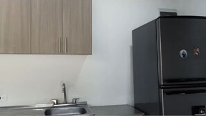 Fridge, microwave, coffee/tea maker, electric kettle - Charming Village12 mnts driving from the airport, 20 mnts walking to the beaches (Santa Marta)