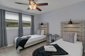 4 chambres, fer et planche à repasser, lit parapluie, Wi-Fi