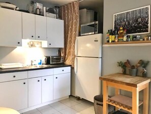 Fridge, microwave, oven