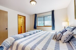 4 chambres, fer et planche à repasser, accès Internet, draps fournis