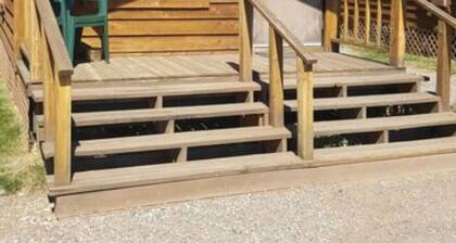 Elk Haven Camping (Cabin 10)