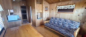 Elk Haven Camping (Cabin 12)
