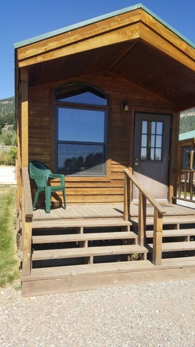 Elk Haven Camping (Cabin 12)