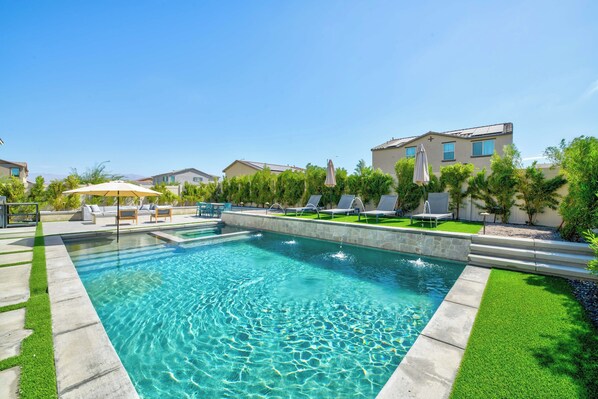 Et oppvarmet basseng