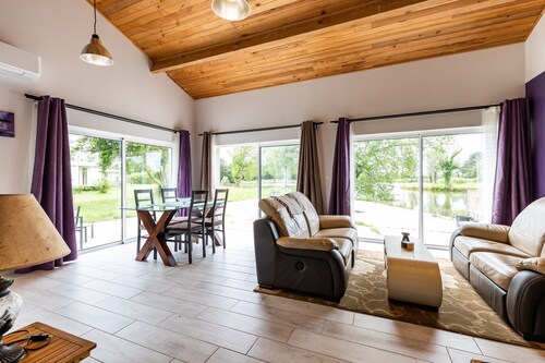 Appartement 'Le Panoramique Du Lac D'isachris' mit Seeblick
