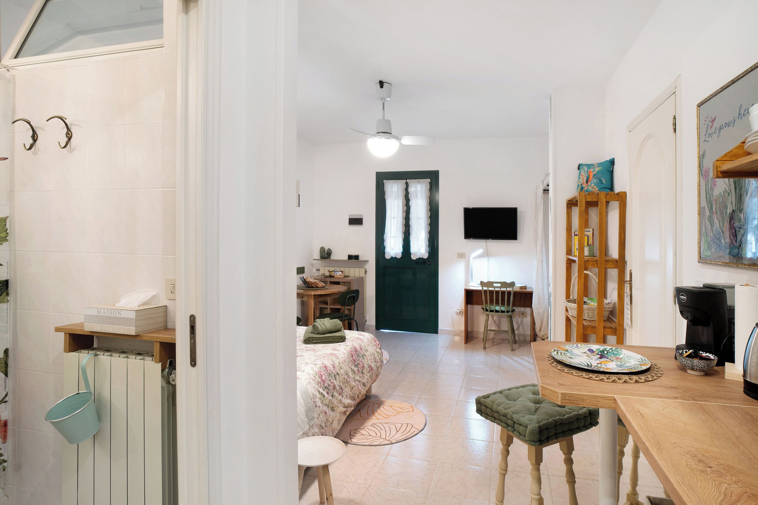 Bureau, Wi-Fi gratuit, draps fournis