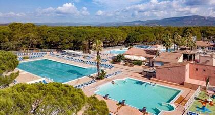 Mobile Home 'Mobilhome Oasis Village Puget Argen' with Shared Pool and Private Terrace