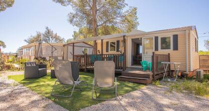 Mobilheim 'Mobilhome Oasis Dorf Puget Argen' mit Gemeinschaftspool und privater Terrasse