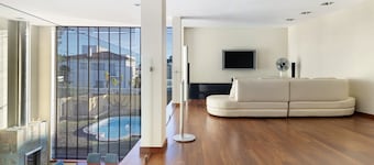 Villa 'Casa Dos Pinheiros' with Private Pool, Wi-Fi and Air Conditioning