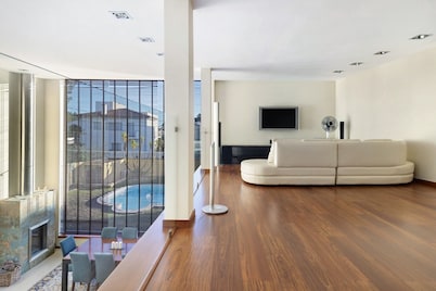 Villa 'Casa Dos Pinheiros' with Private Pool, Wi-Fi and Air Conditioning