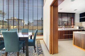 Dining - Villa 'Casa Dos Pinheiros' with Private Pool, Wi-Fi and Air Conditioning (Apúlia)