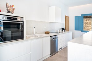 Køleskab, ovn, kogeplade, opvaskemaskine