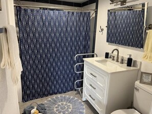 Shower, hair dryer, towels, toilet paper - View the changing colors of the leaves at our Cabin #8 Starry Night on the Lake (Royal)