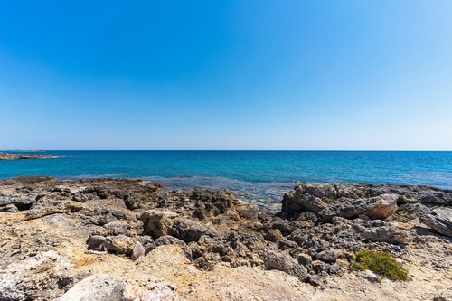 Holiday Home 'La Casetta Al Mare' with Wi-Fi and Air Conditioning