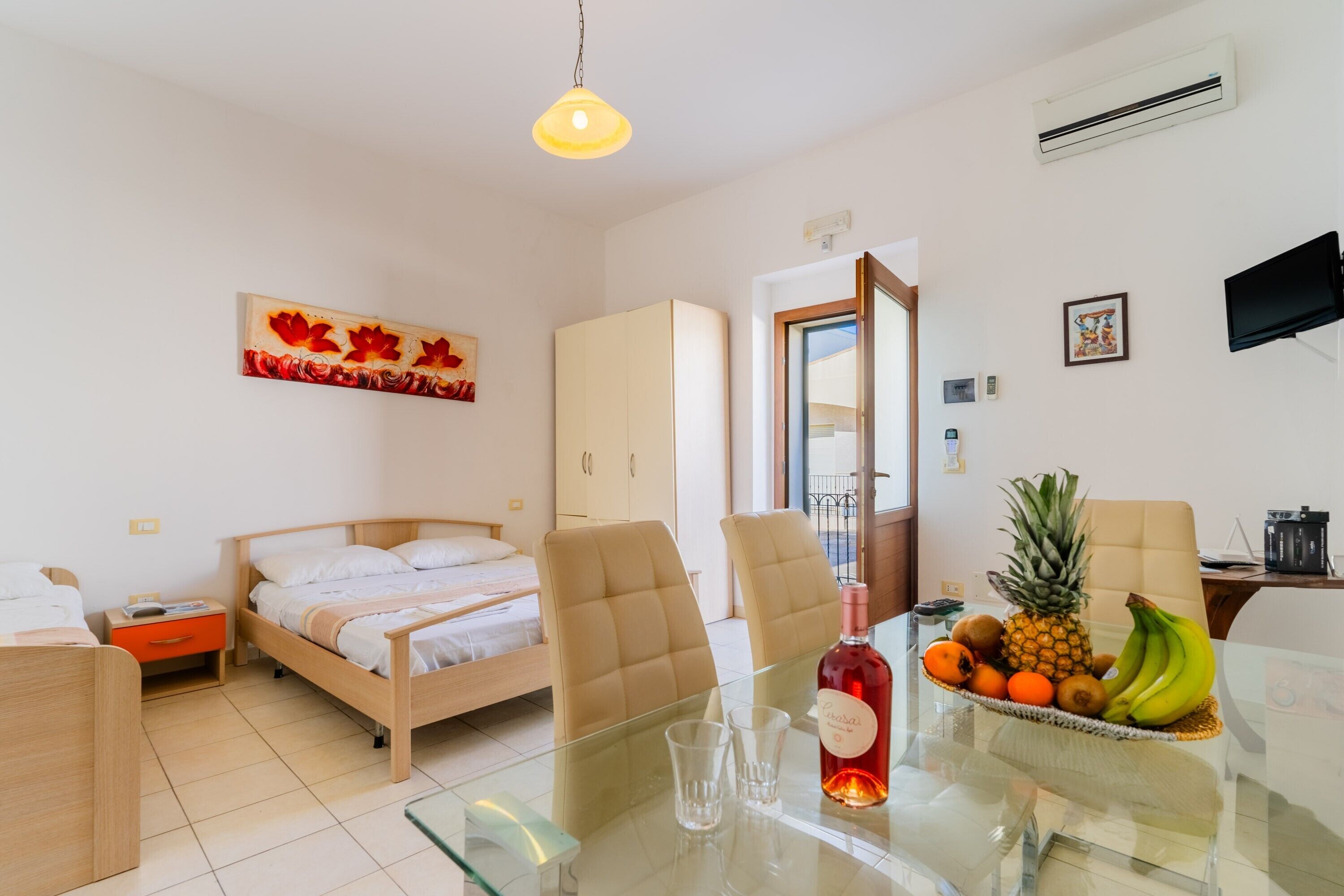 1 bedroom, free WiFi, bed sheets