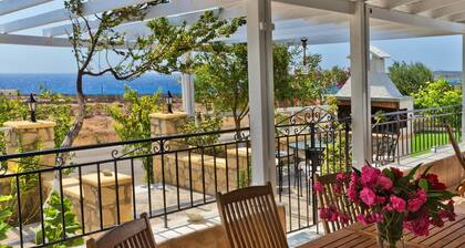 Holiday Home 'Villa Ntora' with Mountain View, Wi-Fi and Air Conditioning